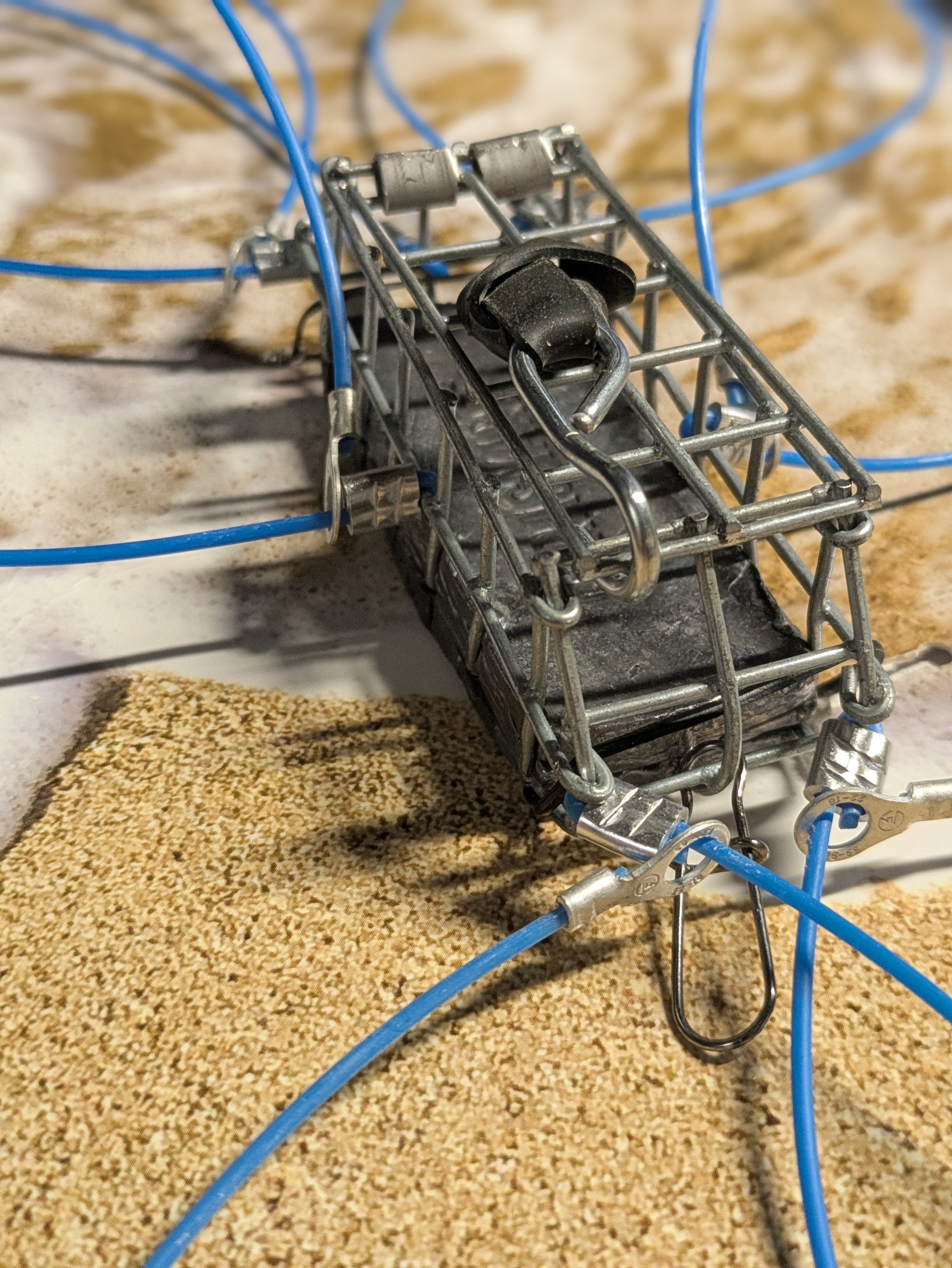 Durasnare 8oz crab snare - main view showing construction and design
